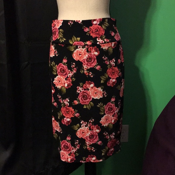 LuLaRoe Dresses & Skirts - 👏SOLD! Lularoe vintage rose Cassie pencil skirt